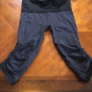 Lululemon yoga Capri pants